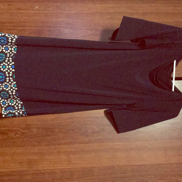 Short mid rise dress with floral detail - Picture 1 of 1